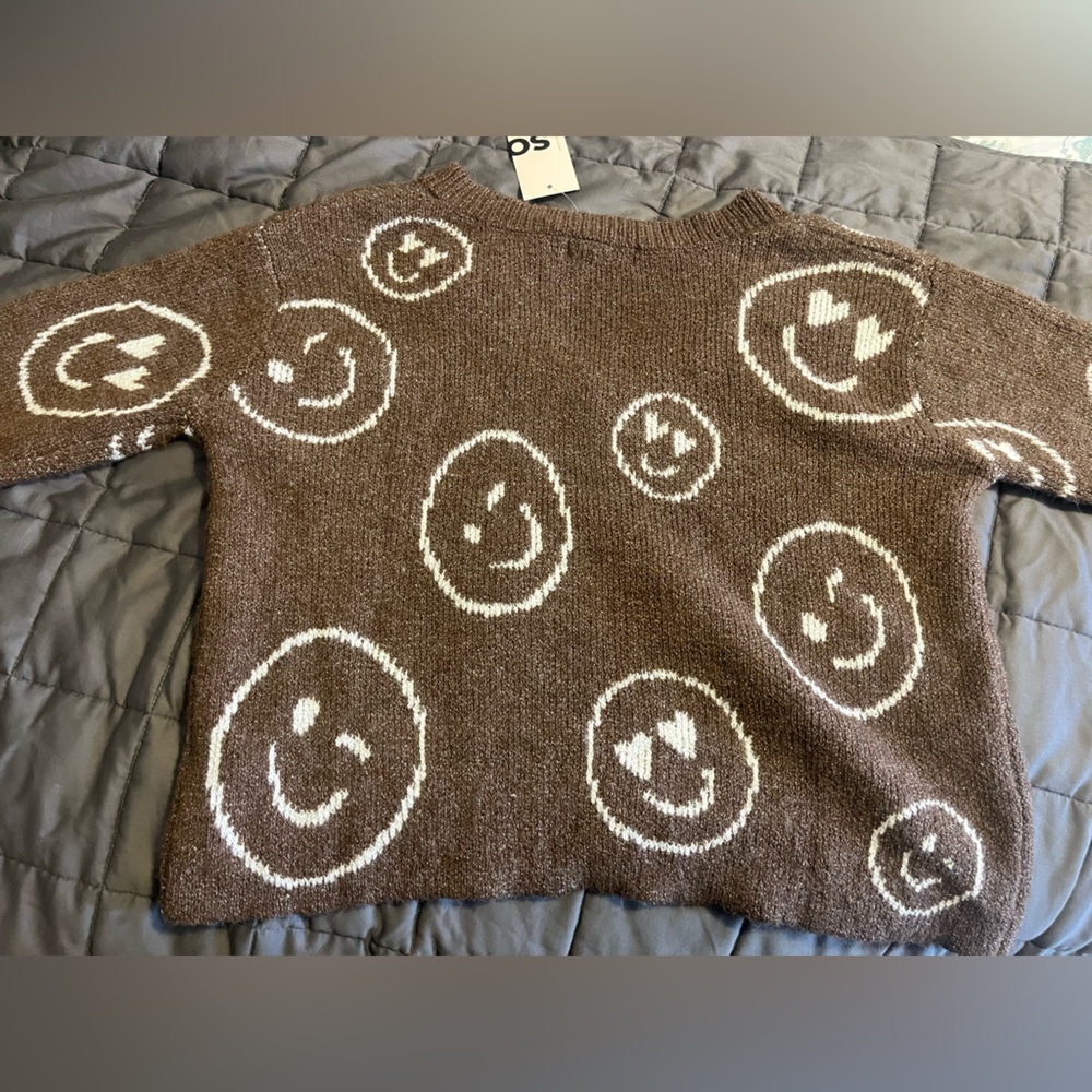Smiley face sweter - Picture 2 of 2